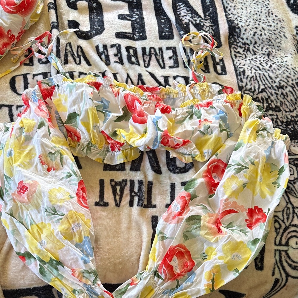 Floral Off-Shoulder Set with Ruffle Details - Picture 5 of 5